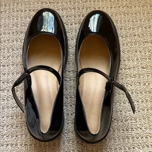 Elegant Black Patent Leather Mary Jane Flats